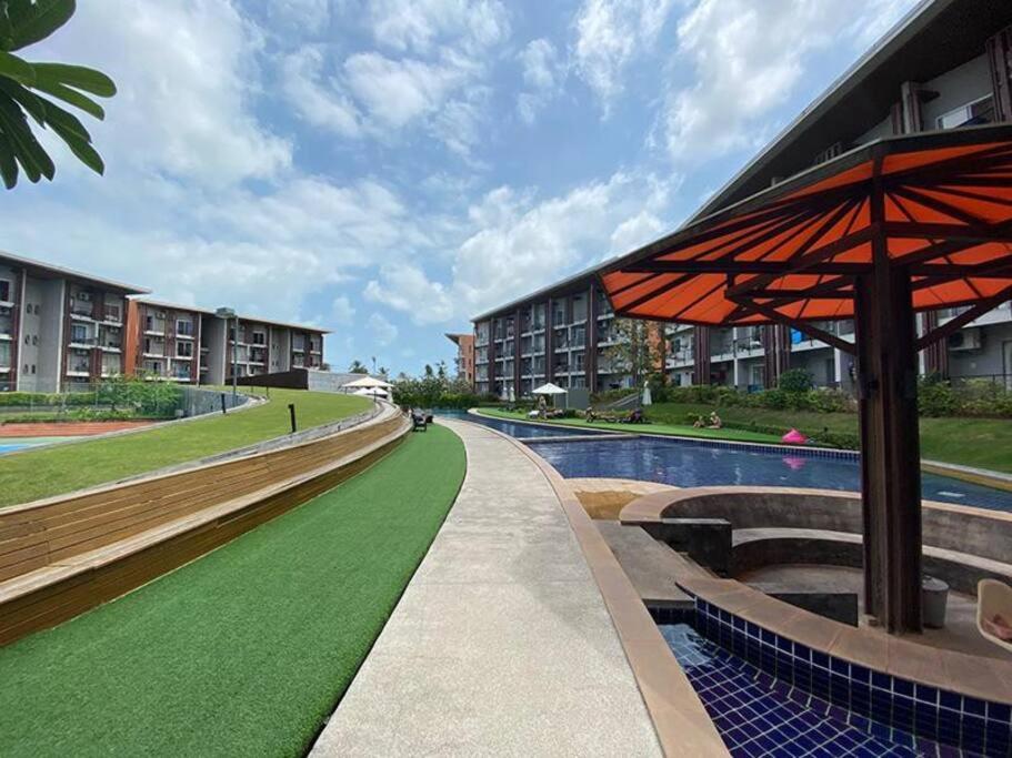 Extra Large, Modern With Sea View Appartement