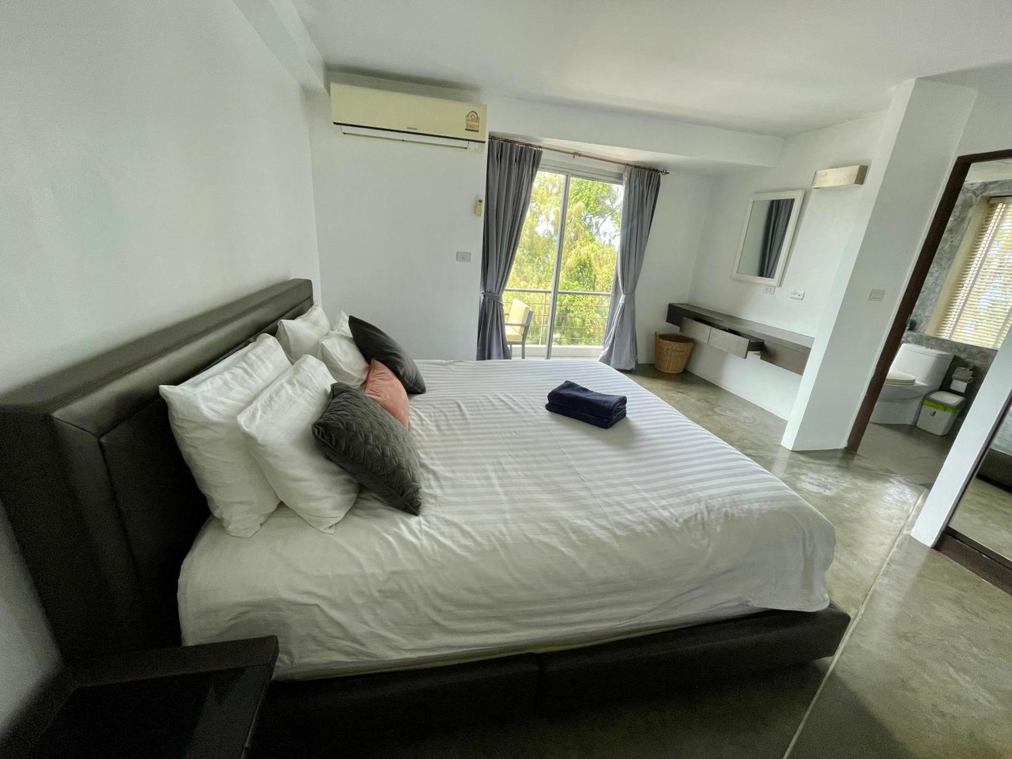 Extra Large, Modern With Sea View Appartement *